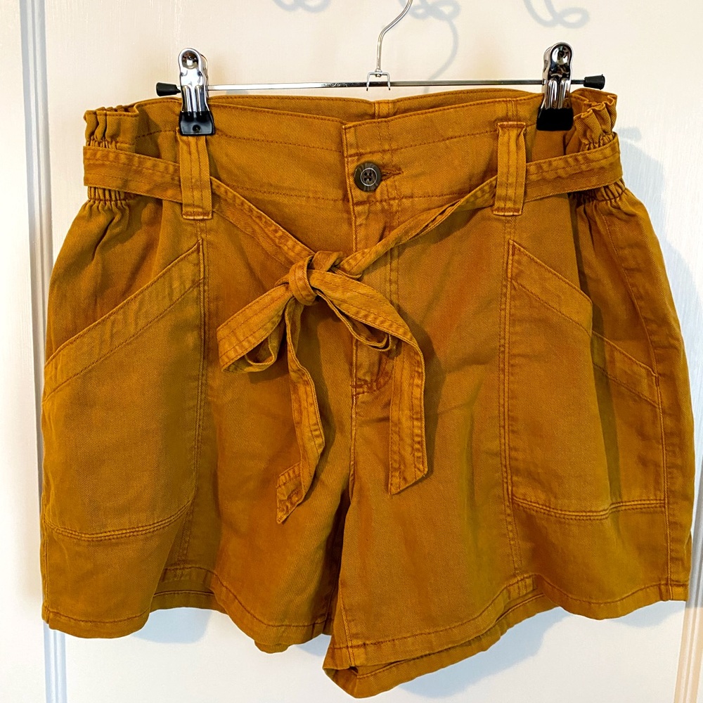 Old Navy paper bag shorts, mustard/tan color, women’s size small, never worn